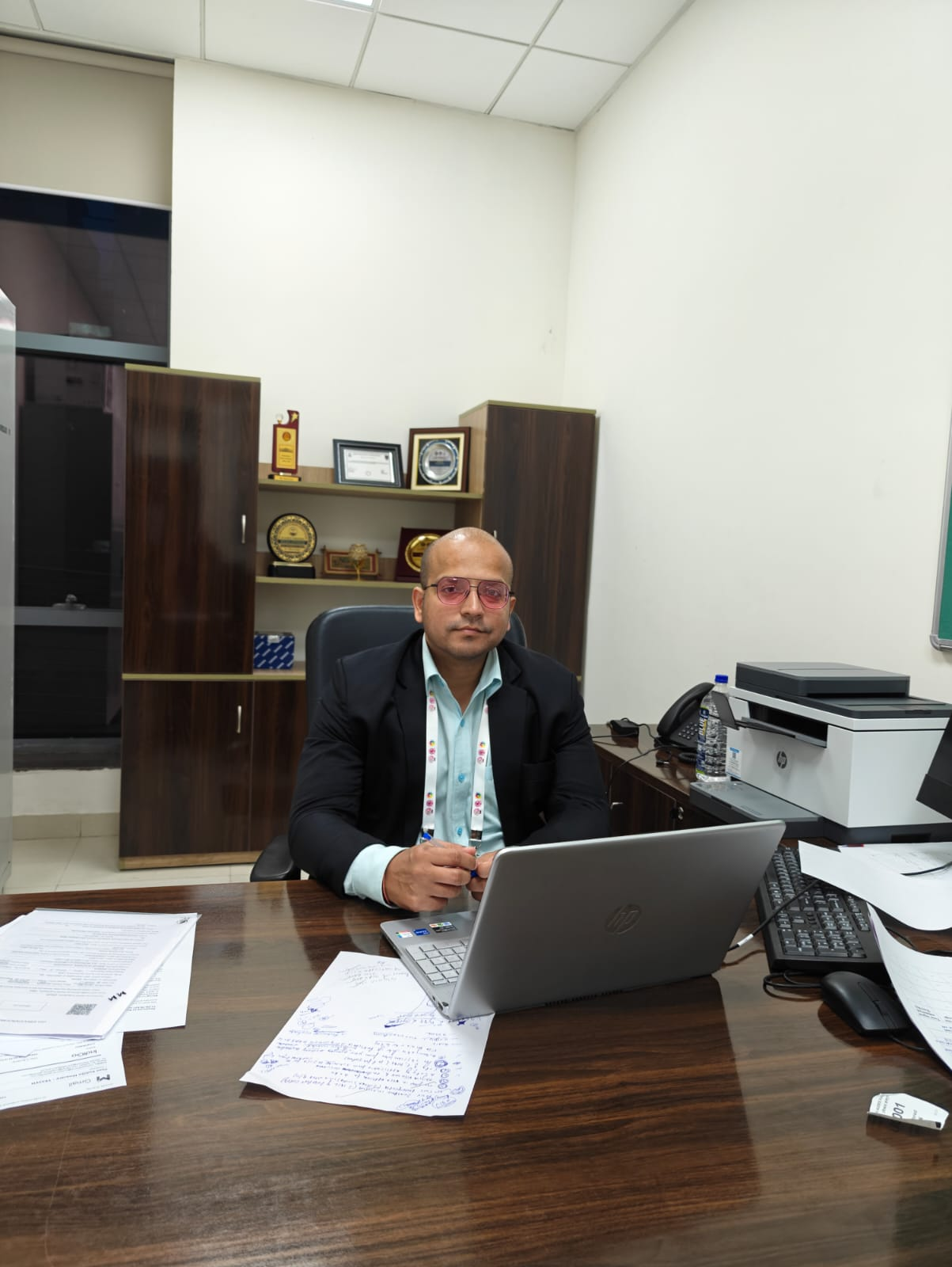 Dr. Mukesh Kakkar